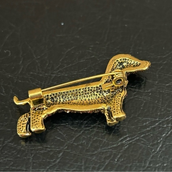 Vintage style dash hound dog pin excellent condition brooch - Picture 2 of 2